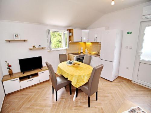 Standard One Bedroom Apartment with Partial Sea View NOVI