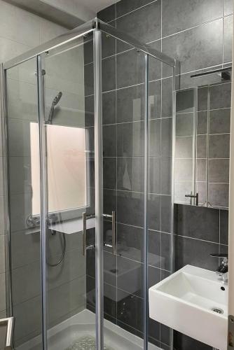 Apartments with WiFi Kastel Stafilic, Kastela - 23978