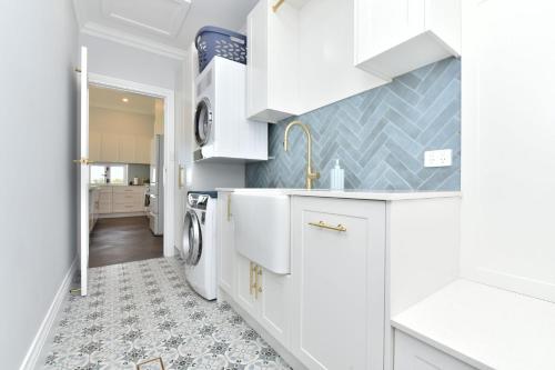 Φωτογραφία από το άλμπουμ του Stellaview Farmhouse, Newly Renovated in Heart of Hunter σε Belford