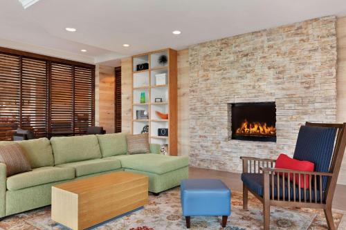 Country Inn & Suites by Radisson, San Diego North, CA Image