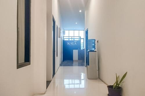 Φωτογραφία από το άλμπουμ του RedDoorz at Jalan Siliwangi Semarang σε Kalibanteng-lor