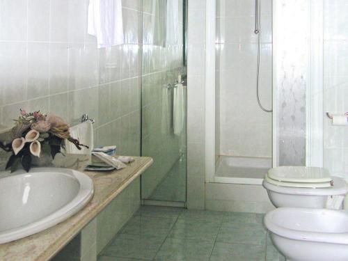 Ванная комната в Hotel in Marche with Scenic Hiking Trails