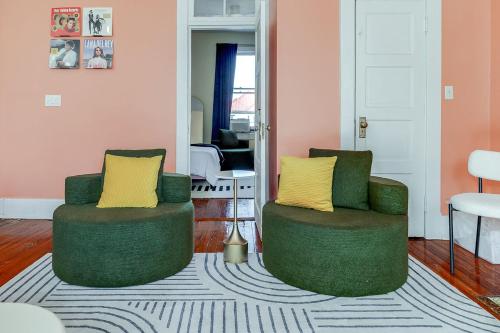 Area soggiorno di Cozy Home in Downtown close to Forsythe park