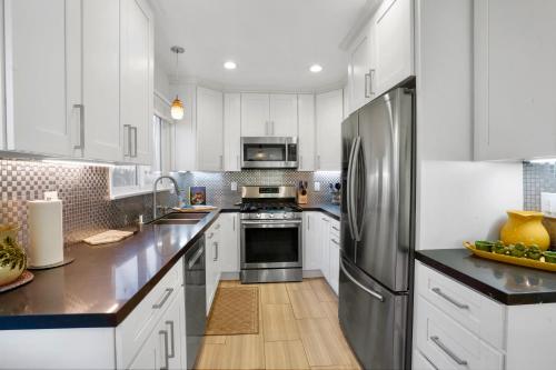 Villa La Verde - Newly Designed 4BR Villa with Pool & Guesthouse by Topanga photo 20