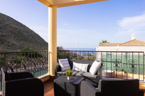 Exclusive villa with private pool 1 kilometer from Los Cristianos Beach