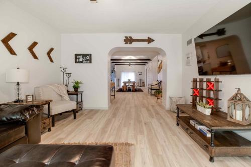 Posezení v ubytování Nice East Side 3BR 2BA WIFI SMART TV