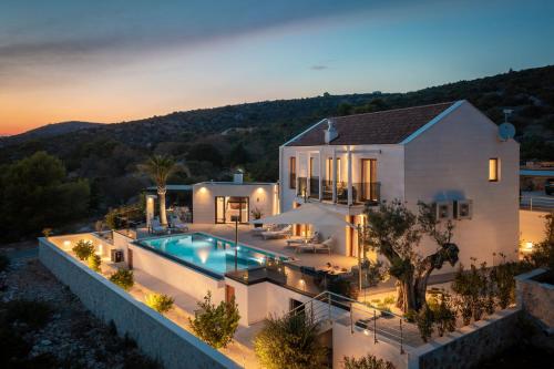 Luxury Villa Sea La Vie with Pool Near Sibenik
