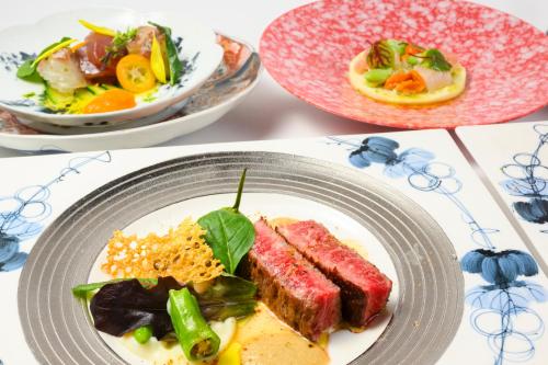 two pictures of plates of food on a table at Hana No Shizuku in Ureshino