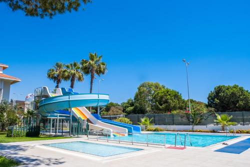 Πισίνα στο ή κοντά στο Sural Garden Hotel
