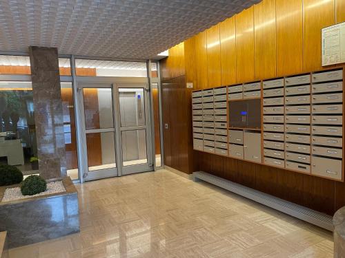 Large studio apartment Invalides Montparnasse