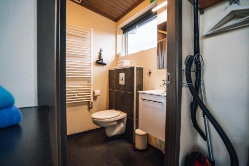 Kúpeľňa v ubytovaní Blue View Cabin 3B With private hot tub