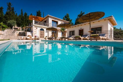 Bazén v ubytování The View Villa Lefkada nebo v jeho okolí