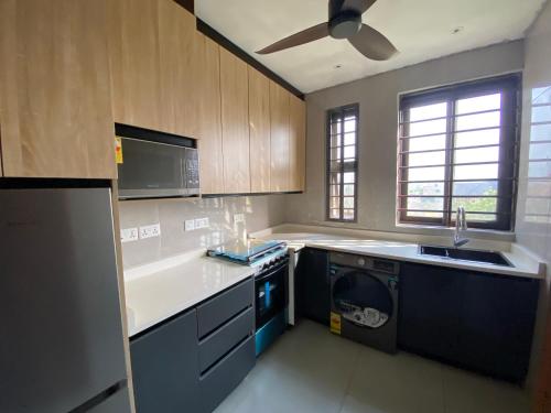 Afbeelding uit fotogalerij van Loci Purple Apartment in Dawhwenya