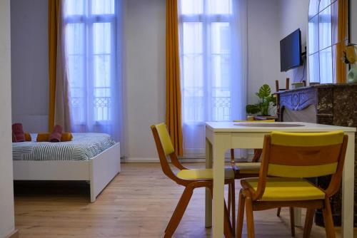 Postel nebo postele na pokoji v ubytování Somptueux Studio Hyper centre Perpignan