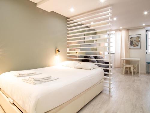 Madalena Second Floor - Bright Apartment in Lisbon Baixa