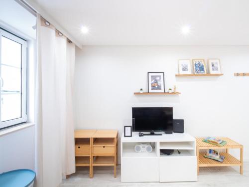 Madalena Second Floor - Bright Apartment in Lisbon Baixa