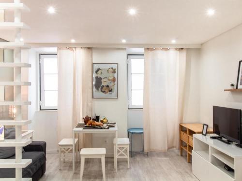 Madalena Second Floor - Bright Apartment in Lisbon Baixa
