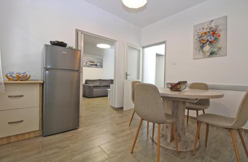 Apartment Dragomir 1052