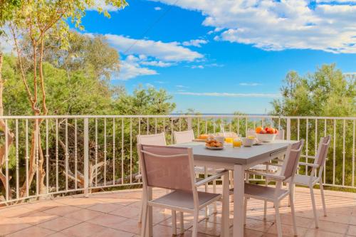 The Ocean Retreat - Beach Villa 30m next to the sea