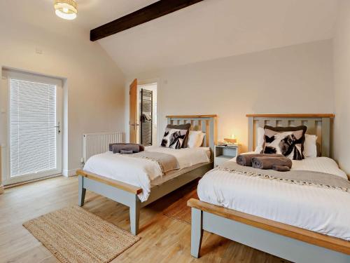 Postel nebo postele na pokoji v ubytování 2 Bed in Shrewsbury 93667