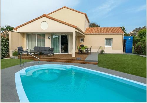 superbe villa residence oasis park - 8 personnes - piscine chauffee