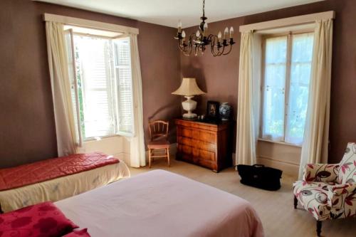 Φωτογραφία από το άλμπουμ του Spacious Character House with Pool Sleeps 11 Peace & Nature σε Auzances