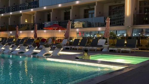 CAICAI Homes Mag 318 Dubai Walking Distance to Dubai Mall