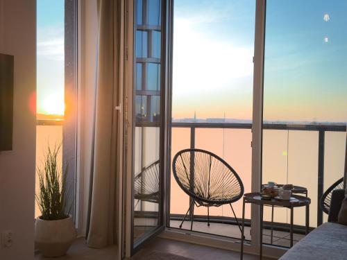 URBAN APARTMENTS Global Premium - 11th Floor No 23-Free Garage Self Check-in