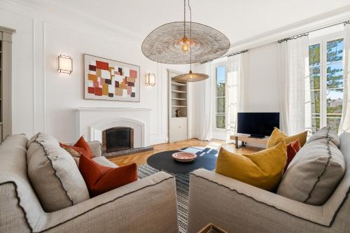 Nice Renting - VICTOR - Historic Palace Luxury 3 Bedrooms
