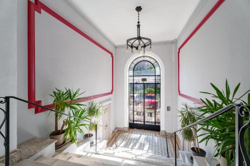 Nice Renting - VICTOR - Historic Palace Luxury 3 Bedrooms