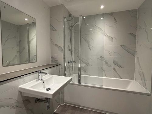Stylish 1-Bedroom Apartment Sleeps 3 in central Birmingham photo 7