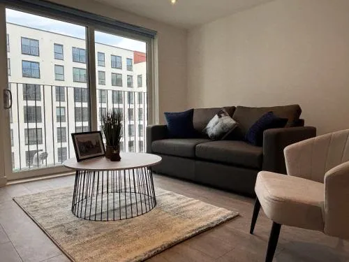 Stylish 1-Bedroom Apartment Sleeps 3 in central Birmingham photo 1