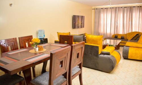 Φωτογραφία από το άλμπουμ του Luxury 2BR Apartment in Mlimani σε Νακούρου