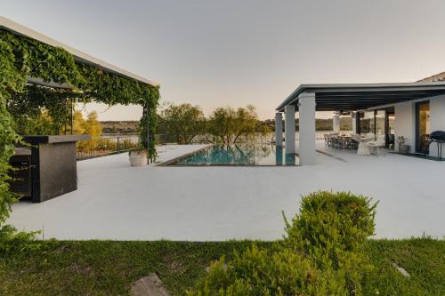 The House before the Lake