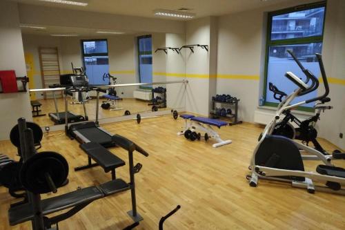 Pusat kecergasan dan/atau kemudahan kecergasan di Warsaw Concierge Metro Wilanowska Gym & Pool