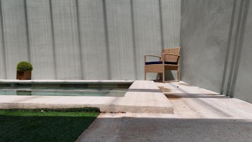 Kolam renang di atau dekat dengan Exclusive Arenal Hideaway a House with a Private Pool in the backyard