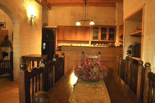 Una cocina o cocineta en Hanımkız Konagı