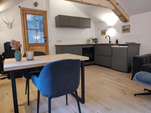 Kuchyň nebo kuchyňský kout v ubytování B&B La Belle Histoire Laforêt