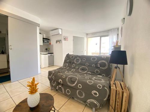 Canet appartement à 100 m de la plage avec parking