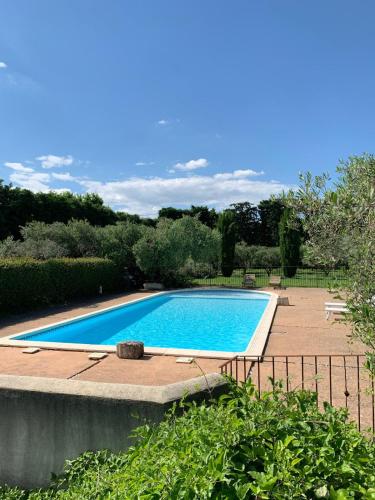 F5 house with private pool in Châteaurenard