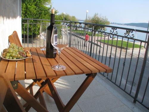 Apartment in stone house on seaside