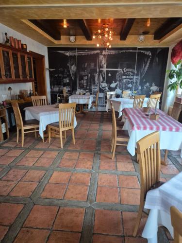Pension Davideにあるレストランまたは飲食店