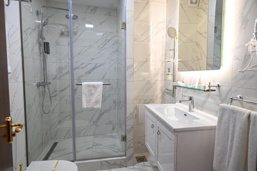 Ein Badezimmer in der Unterkunft Stone Bridge Hotel