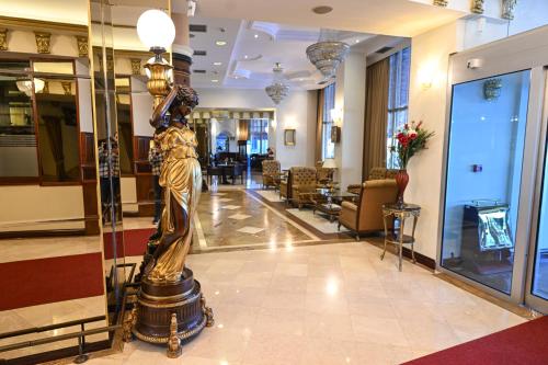 Galeriebild der Unterkunft Stone Bridge Hotel in Skopje