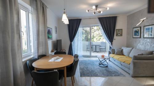 Luxury Apartment Gina with a terrace