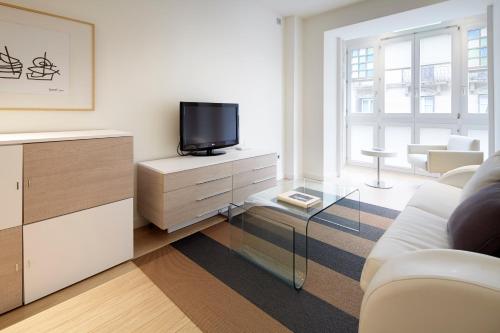 Easo Suite 2C by FeelFreeRentals