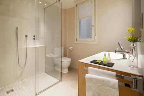 Easo Suite 2C by FeelFreeRentals