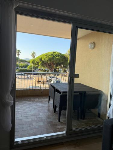 Super studio climatisé sur le port de Hyeres