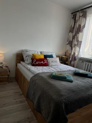 Posteľ alebo postele v izbe v ubytovaní Apartament -Jak w domu- Czeladź 60m2 Centrum Katowic 10km