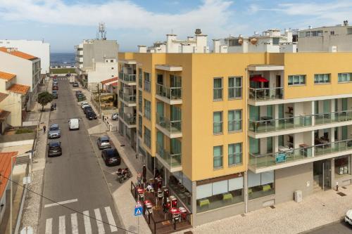 an overhead view of a city street with buildings at ALOJAMENTO INVESDORA E GOVERNADOR in Gafanha da Boa Hora